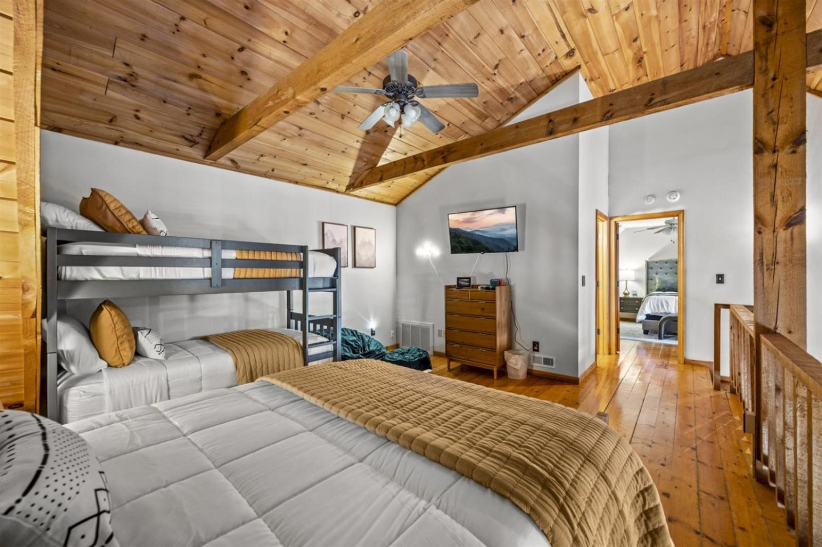 Hidden Star Hideaway-Blackberry Farm-Smoky Mtn Nat Park-Hot Tub- Fire Pit- Fenced Yard- Pet Friendly Walland Exterior photo