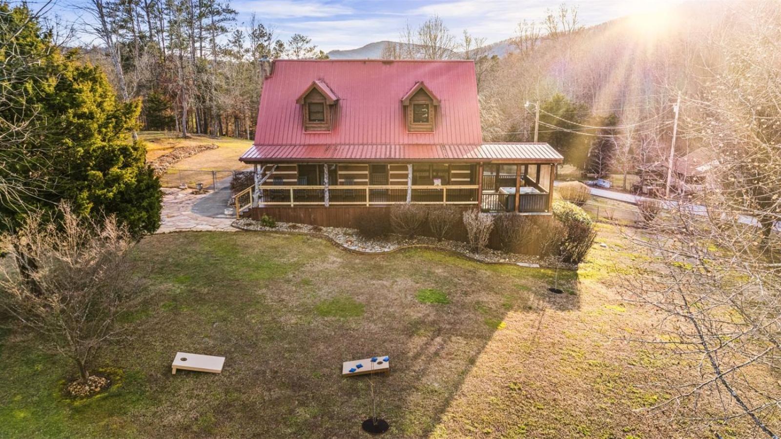 Hidden Star Hideaway-Blackberry Farm-Smoky Mtn Nat Park-Hot Tub- Fire Pit- Fenced Yard- Pet Friendly Walland Exterior photo