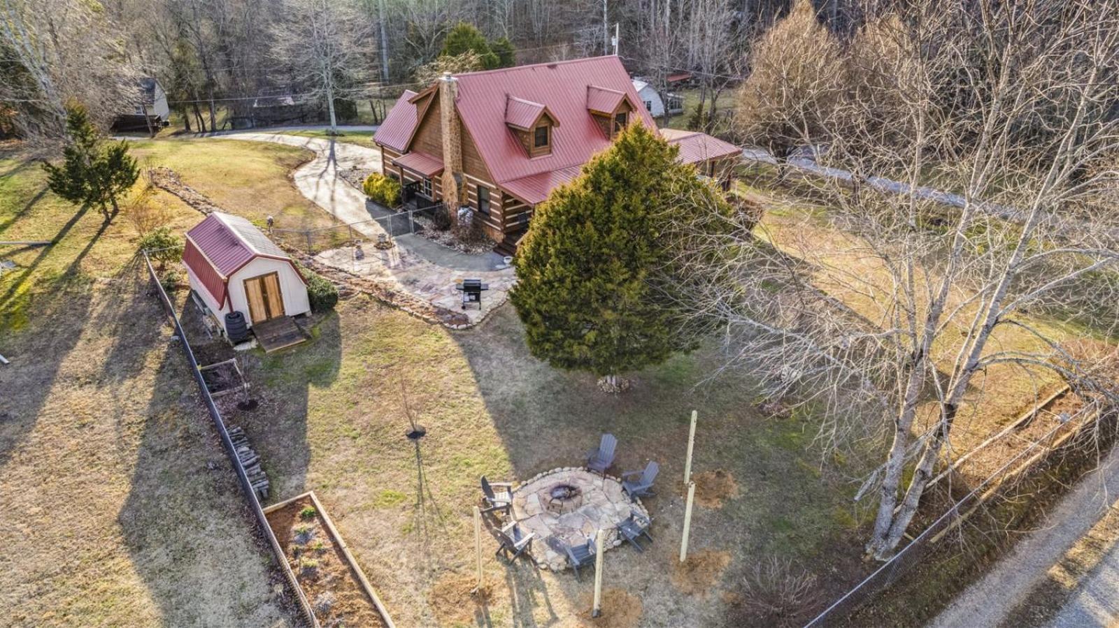 Hidden Star Hideaway-Blackberry Farm-Smoky Mtn Nat Park-Hot Tub- Fire Pit- Fenced Yard- Pet Friendly Walland Exterior photo