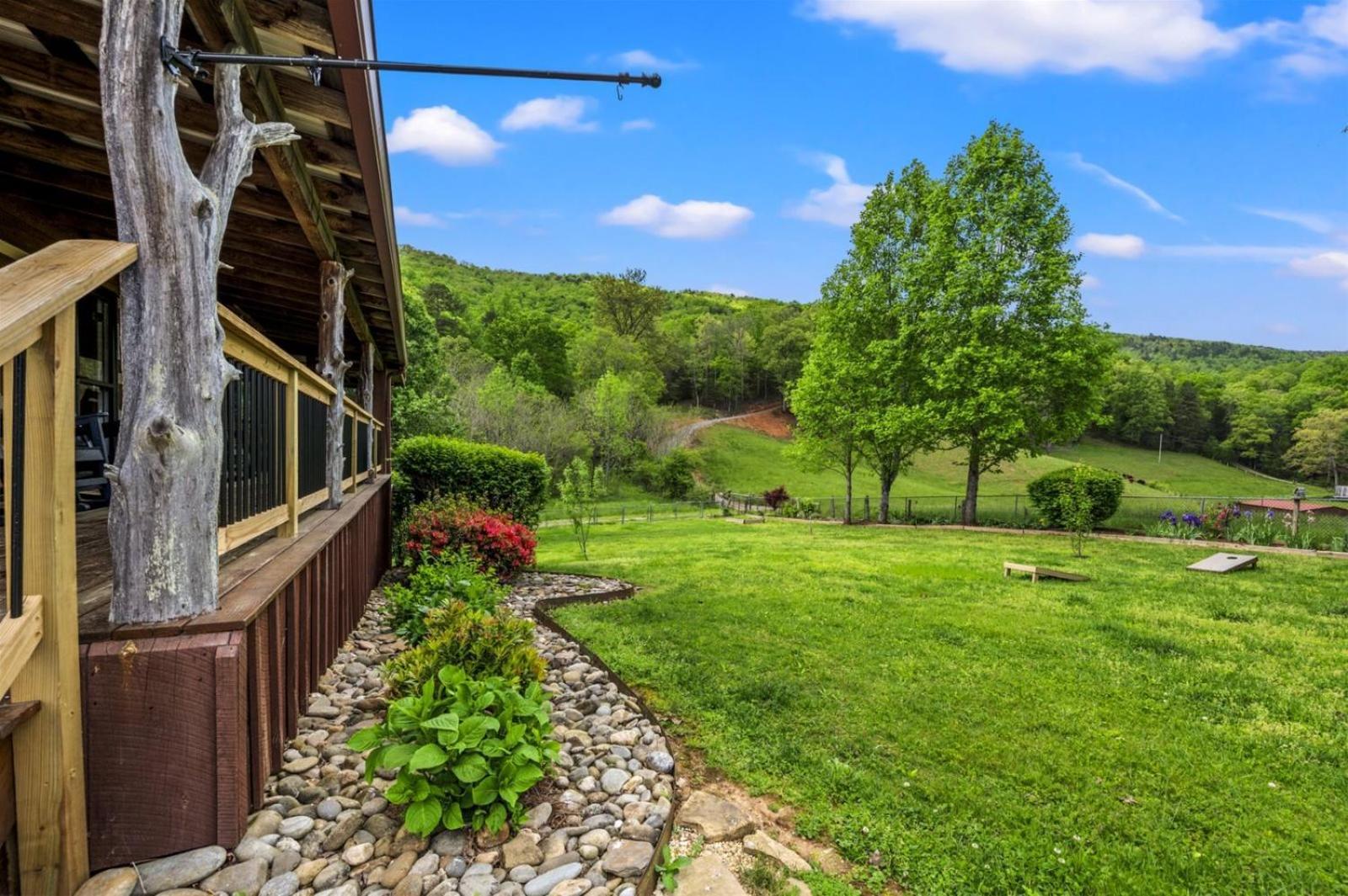 Hidden Star Hideaway-Blackberry Farm-Smoky Mtn Nat Park-Hot Tub- Fire Pit- Fenced Yard- Pet Friendly Walland Exterior photo