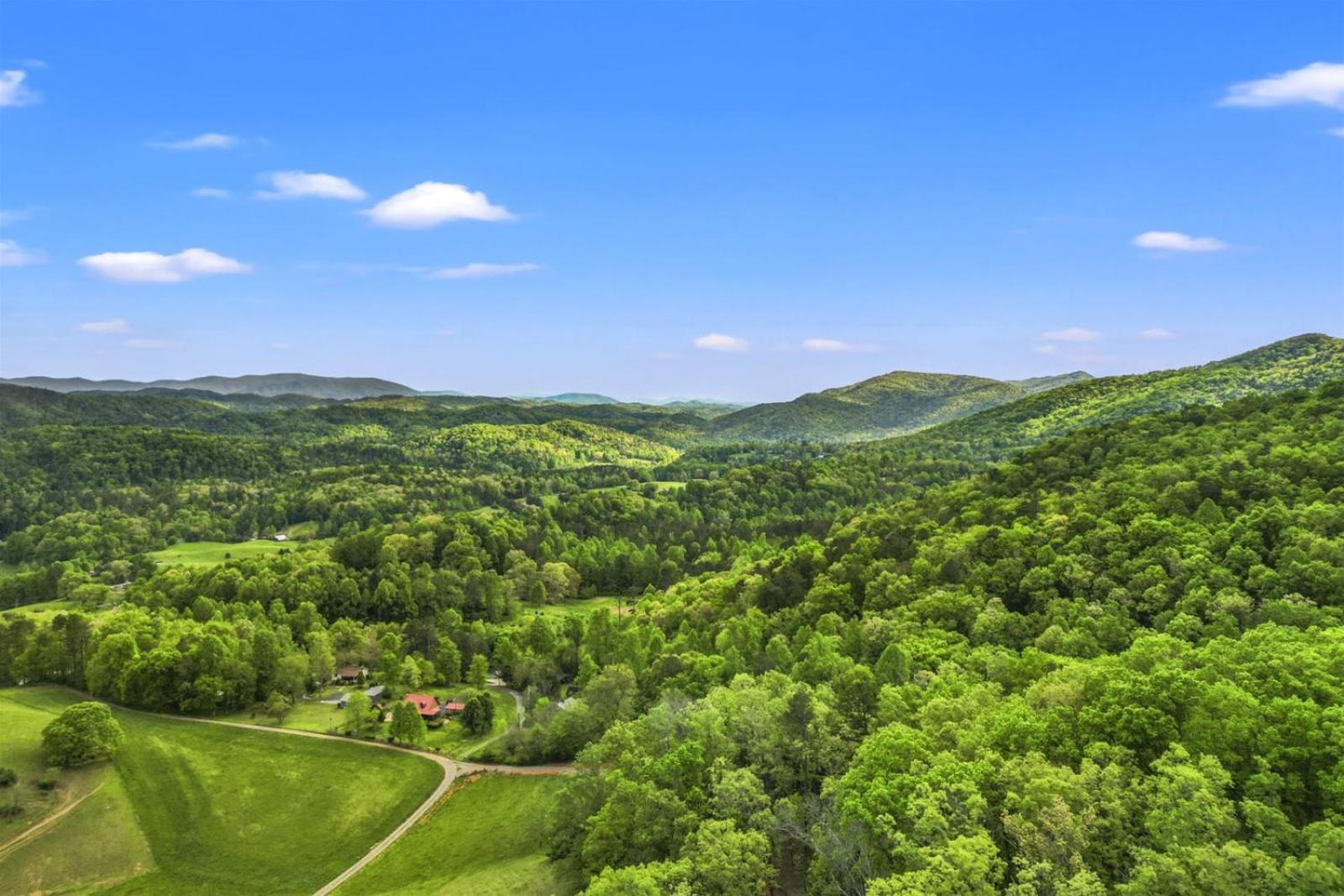 Hidden Star Hideaway-Blackberry Farm-Smoky Mtn Nat Park-Hot Tub- Fire Pit- Fenced Yard- Pet Friendly Walland Exterior photo
